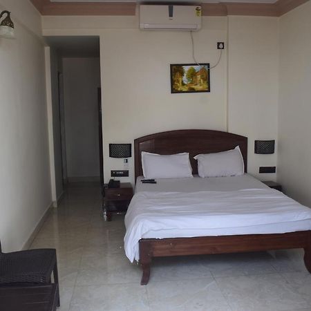 Hotel Murud Marina Exterior foto