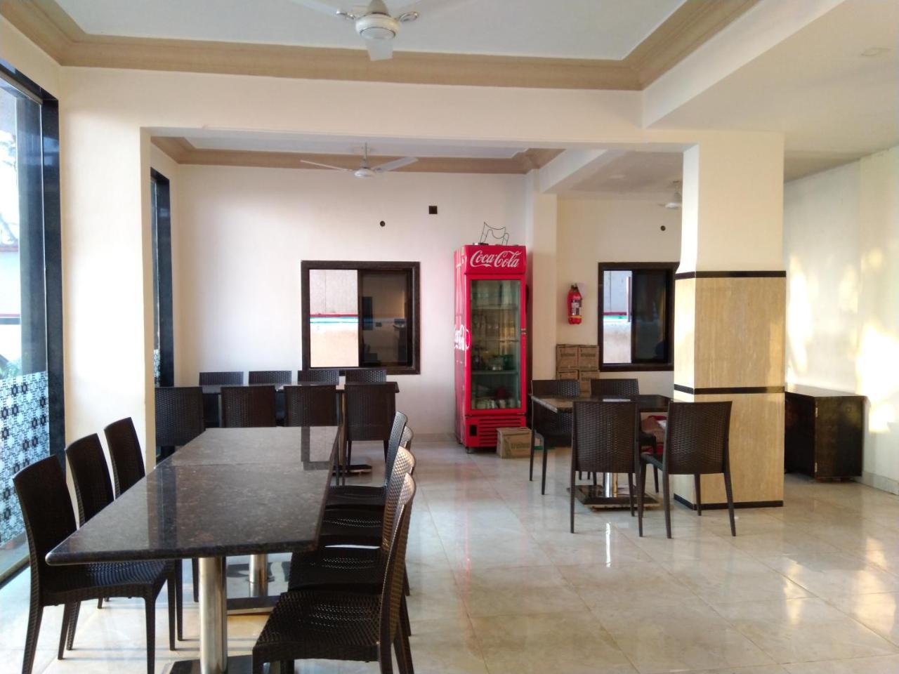 Hotel Murud Marina Exterior foto